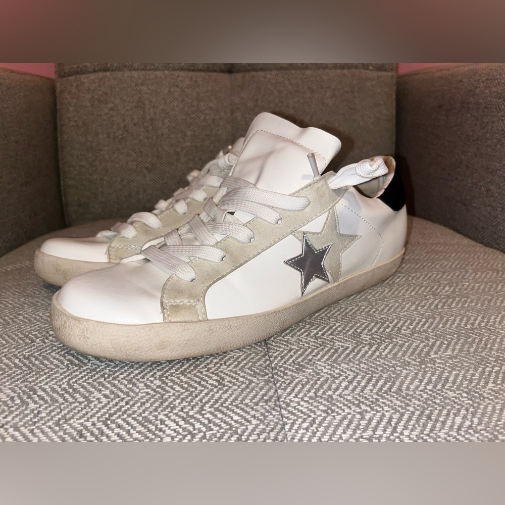 JustFab Women's Zaylee Star Sneakers
